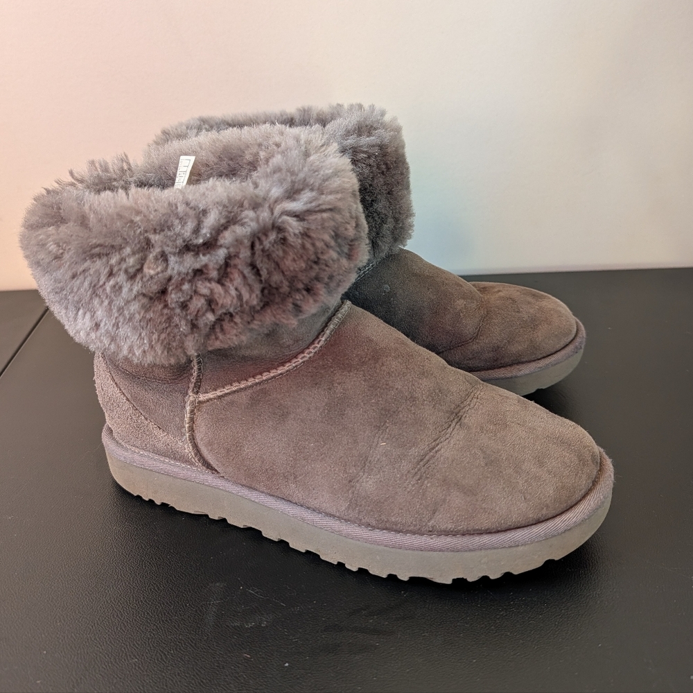 Ugg Grey‎ Suede Shearling Short Boot Womens 7